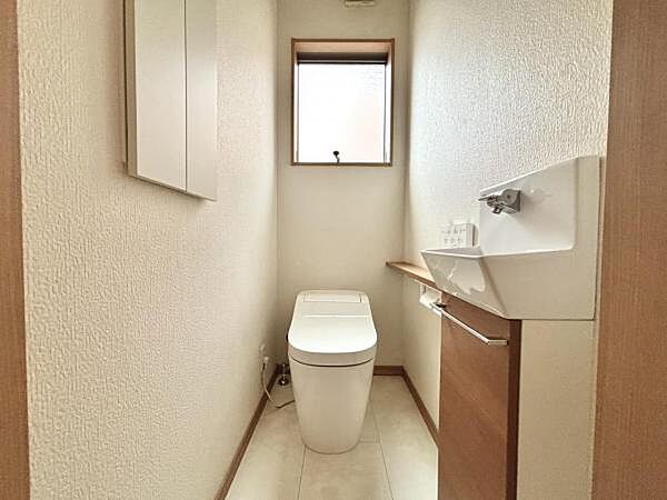 ほっと安らげるトイレ空間です。