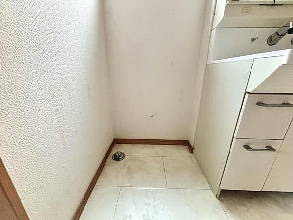 お天気を気にせずお洗濯ができ、室内干し可能です。