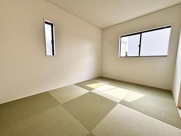 和室スペースです。畳のお部屋は寛げる空間ですね。