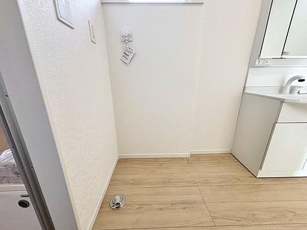 お天気を気にせずお洗濯ができ、室内干し可能です。