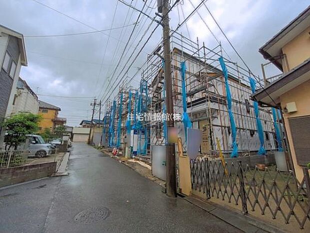 前面道路を含めた現地写真です。