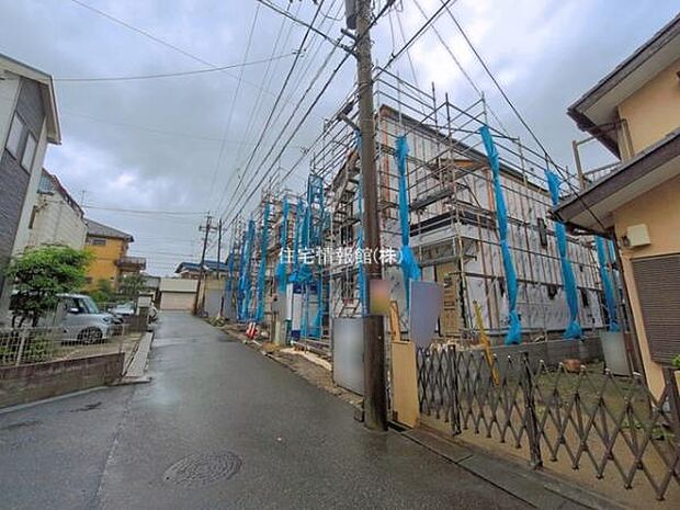 前面道路を含めた現地写真です。
