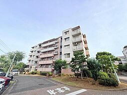青葉の森公園通り 13号棟