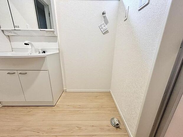 お天気を気にせずお洗濯ができ、室内干し可能です。