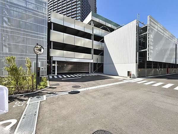 駐車場ももちろん完備しておりますのでお車所有の方にも心強いです。