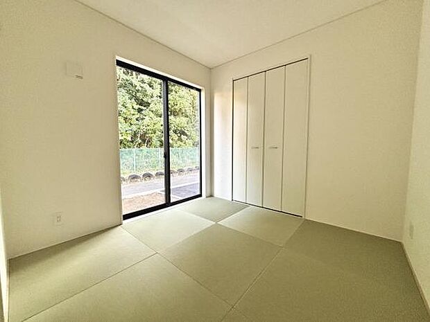和室スペースです。畳のお部屋は寛げる空間ですね。