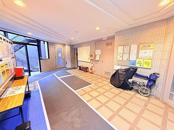 ゆったりとした印象のエントランスです。