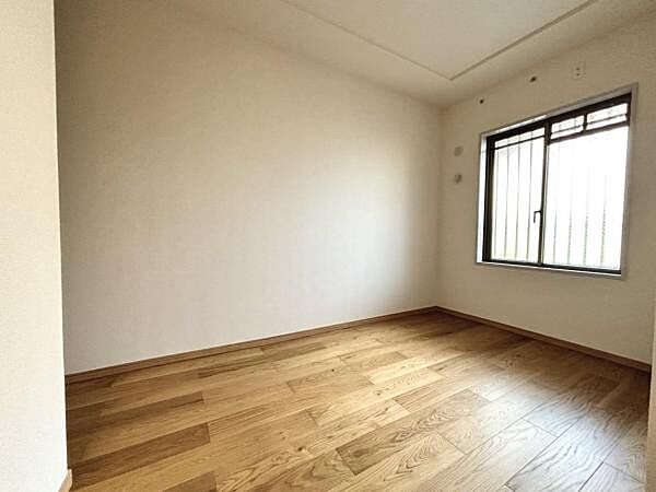 子供部屋にもちょうど良い大きさのお部屋です。