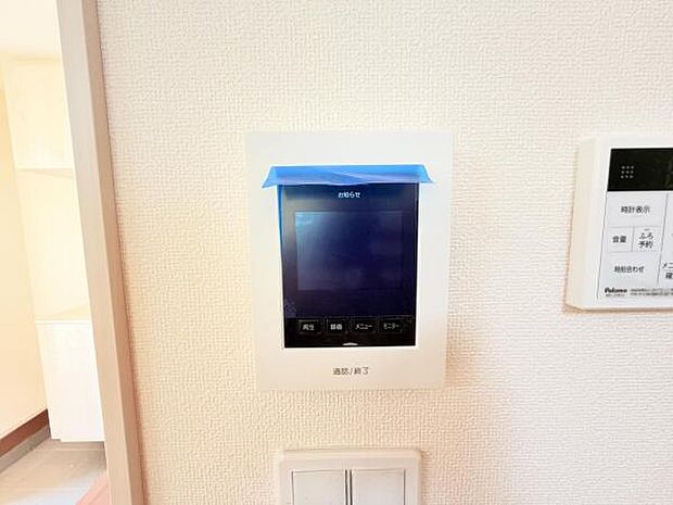 訪問者を確認できるTVモニター付きインターフォンです。