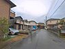 外観：前面道路を含めた現地写真です。