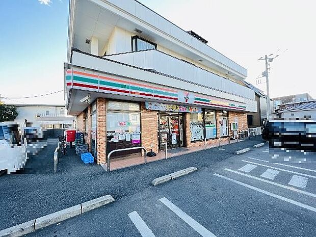セブン-イレブン 松戸六実1丁目店まで約530m（徒歩7分）