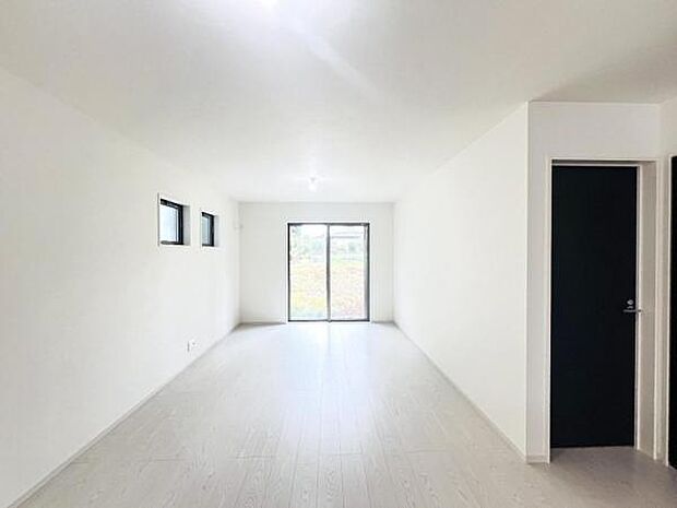 リビングダイニングになります。ご家族そろっての素敵な空間になりそうですね。