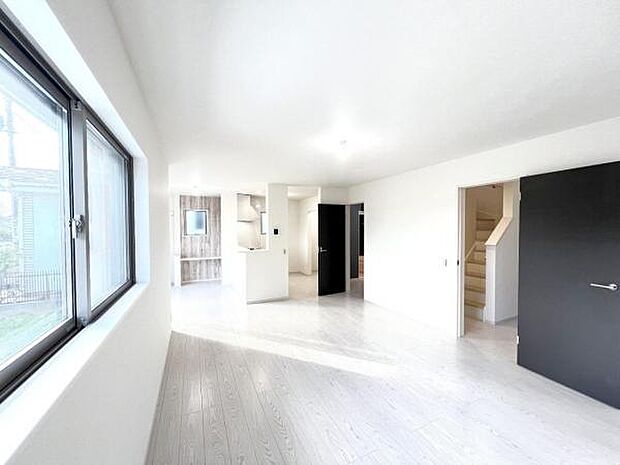 リビングダイニングになります。ご家族そろっての素敵な空間になりそうですね。