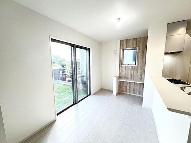 ご家族の温かい時間を演出するダイニングスペースです。