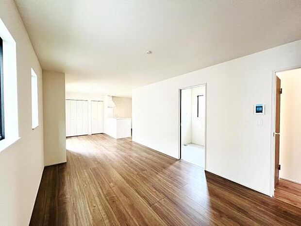 リビングダイニングになります。ご家族そろっての素敵な空間になりそうですね。