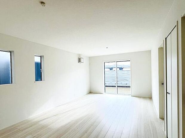 家族団らんの場所としてゆったりと居心地の良いリビングです。