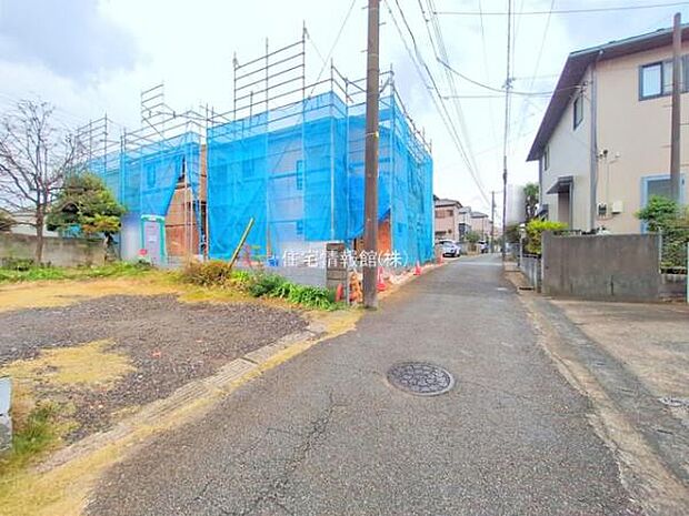 前面道路を含めた現地写真です。