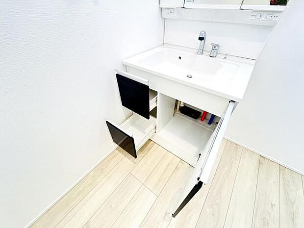 脱衣所は小さなお子様がいるご家庭にも重宝されます。