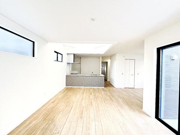 リビングダイニングになります。ご家族そろっての素敵な空間になりそうですね。