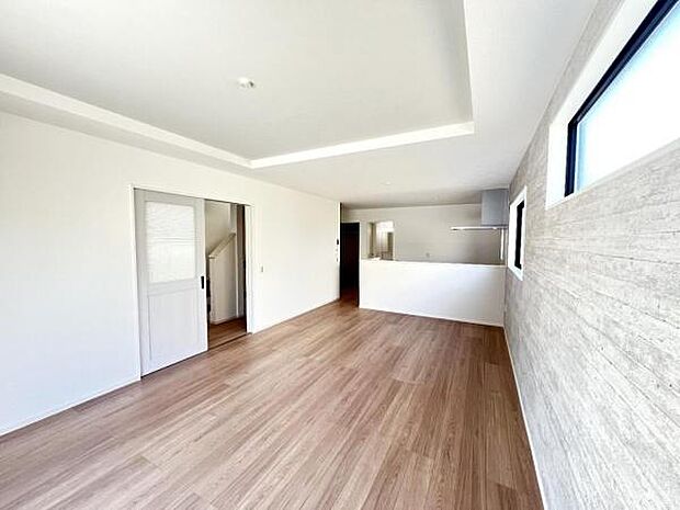 リビングダイニングになります。ご家族そろっての素敵な空間になりそうですね。