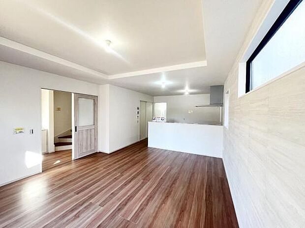 リビングダイニングになります。ご家族そろっての素敵な空間になりそうですね。