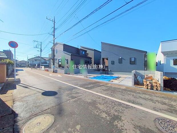 前面道路を含めた現地写真です。