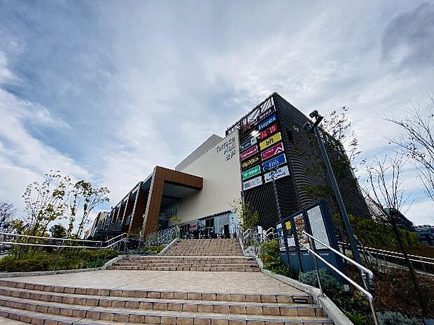 テラスモール松戸まで約640m(徒歩8分)