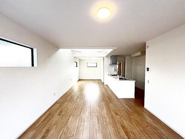 家族団らんの場所としてゆったりと居心地の良いリビングです。