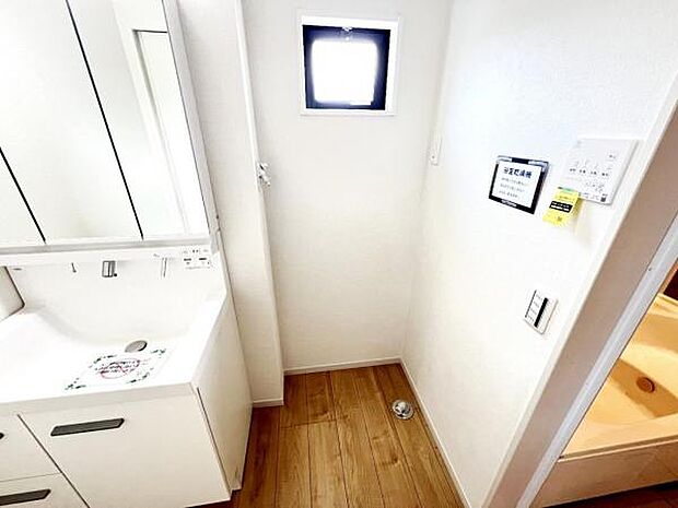 お天気を気にせずお洗濯ができ、室内干し可能です。