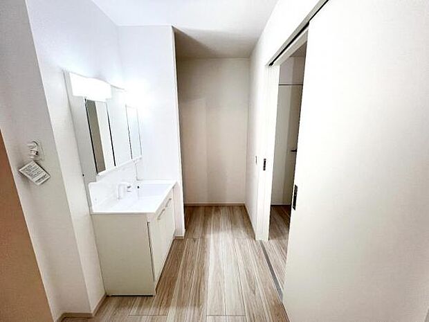 お天気を気にせずお洗濯ができ、室内干し可能です。