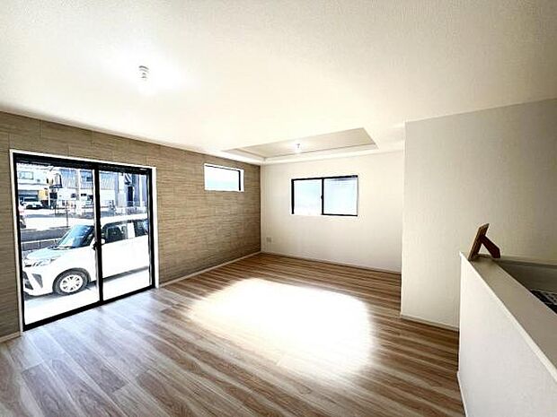 リビングダイニングになります。ご家族そろっての素敵な空間になりそうですね。