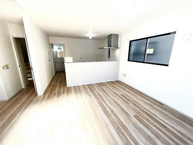 ご家族の温かい時間を演出するダイニングスペースです。