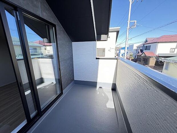 お洗濯ものを気持ち良く太陽の光で干せるのが嬉しいですね。