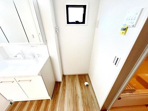 お天気を気にせずお洗濯ができ、室内干し可能です。