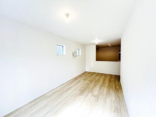 リビングダイニングになります。ご家族そろっての素敵な空間になりそうですね。