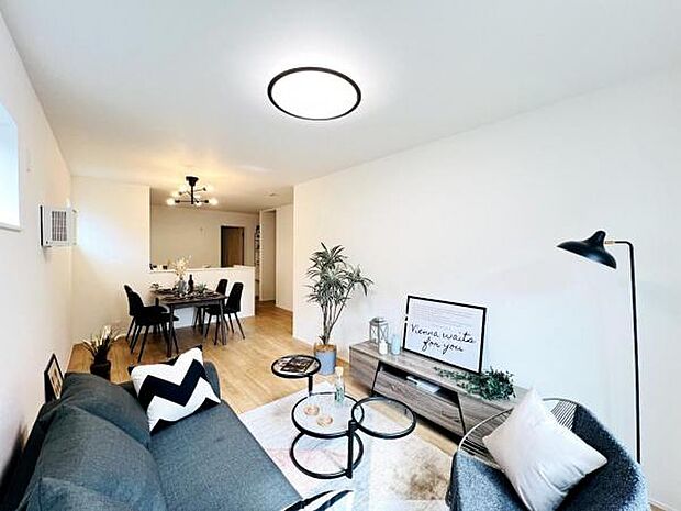 家族団らんの場所としてゆったりと居心地の良いリビングです。