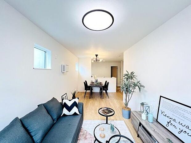 リビングダイニングになります。ご家族そろっての素敵な空間になりそうですね。