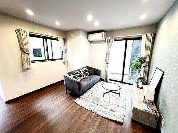 リビングダイニングになります。ご家族そろっての素敵な空間になりそうですね。