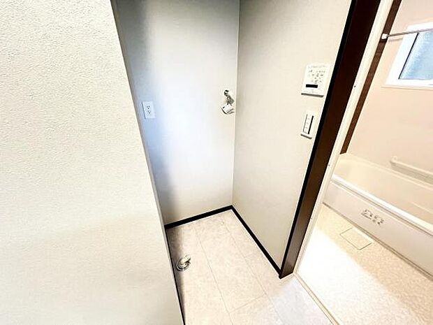 お天気を気にせずお洗濯ができ、室内干し可能です。