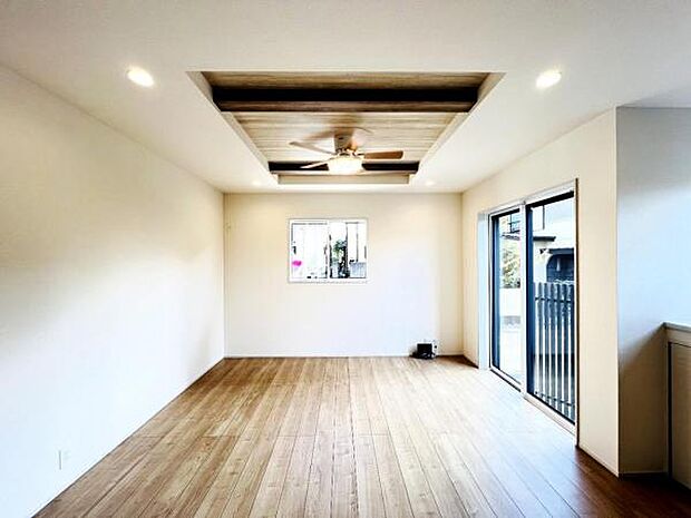 リビングダイニングになります。ご家族そろっての素敵な空間になりそうですね。