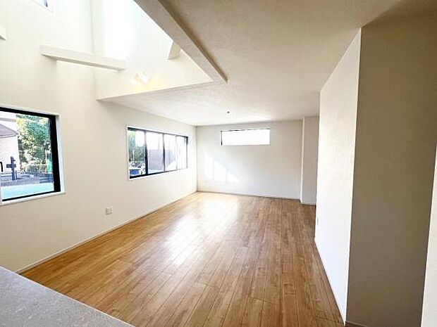 家族団らんの場所としてゆったりと居心地の良いリビングです。