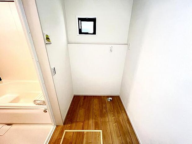 脱衣所は小さなお子様がいるご家庭にも重宝されます。