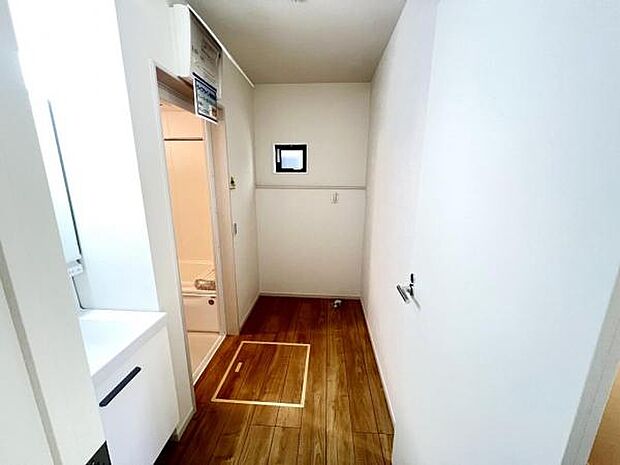 お天気を気にせずお洗濯ができ、室内干し可能です。