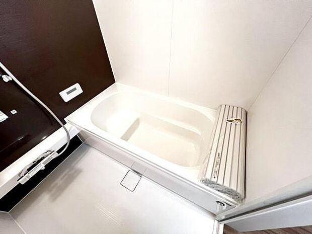 お風呂でほっとひといき。1日の疲れを癒しましょう。