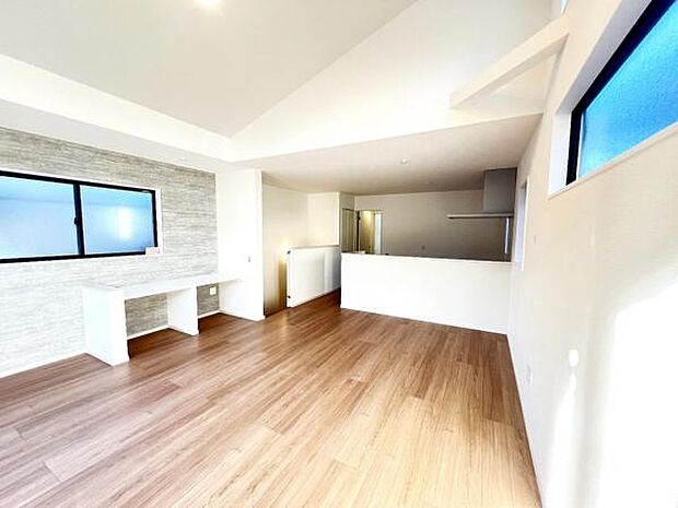 リビングダイニングになります。ご家族そろっての素敵な空間になりそうですね。