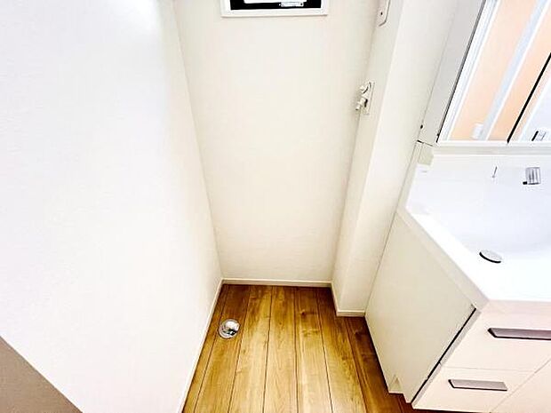 お天気を気にせずお洗濯ができ、室内干し可能です。