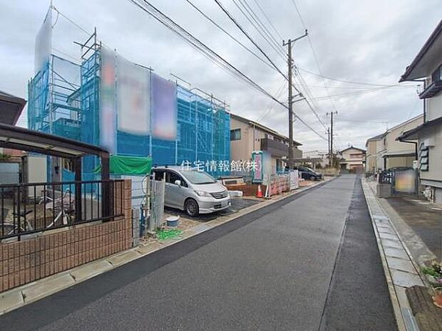 前面道路を含めた現地写真です。