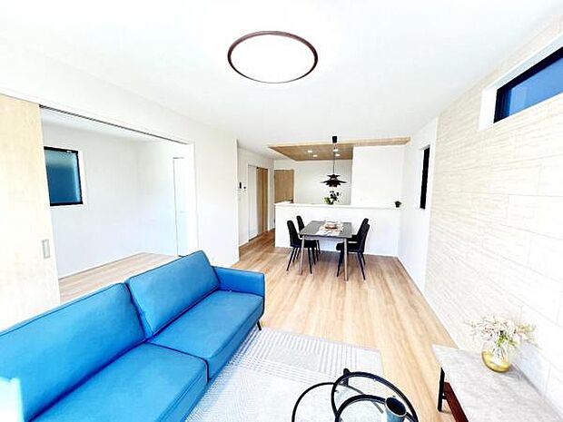 ご家族の温かい時間を演出するダイニングスペースです。