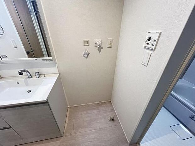 お天気を気にせずお洗濯ができ、室内干し可能です。