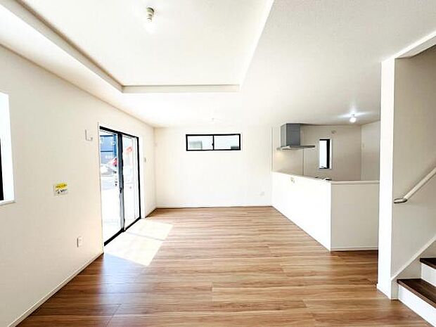 リビングダイニングになります。ご家族そろっての素敵な空間になりそうですね。